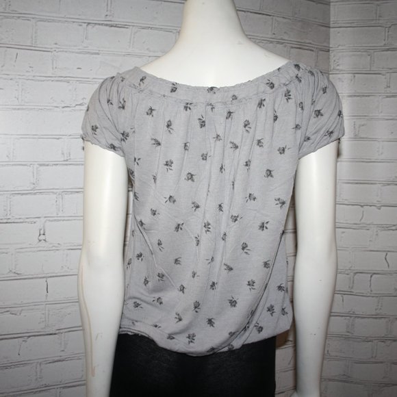 🌸🌫️ American Eagle Floral Blouse · Size M · Soft & Feminine - Picture 5 of 5